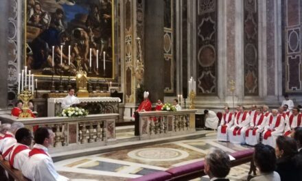 Au sujet de l’orientation du prêtre durant la célébration eucharistique